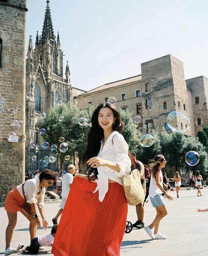 Ảnh gái xinh chụp dáng đầy sức sống