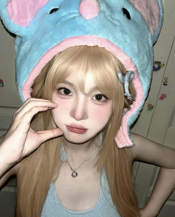 Ảnh gái xinh cute trong khung cảnh tự nhiên