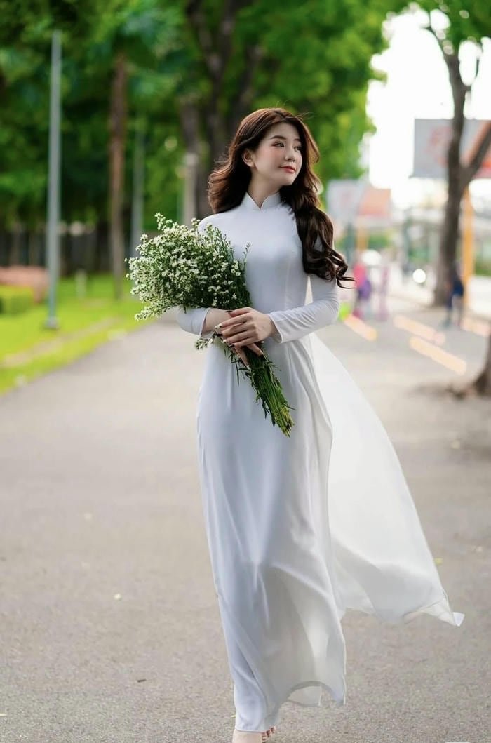 Gái xinh Việt Nam trong tà áo dài