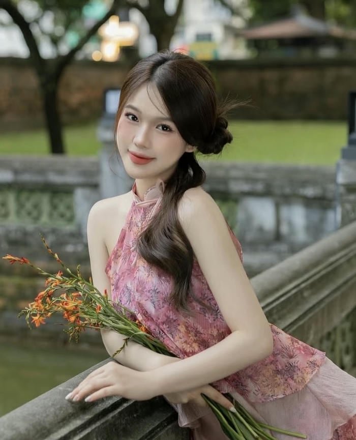 Gái xinh Việt có nụ cười tươi