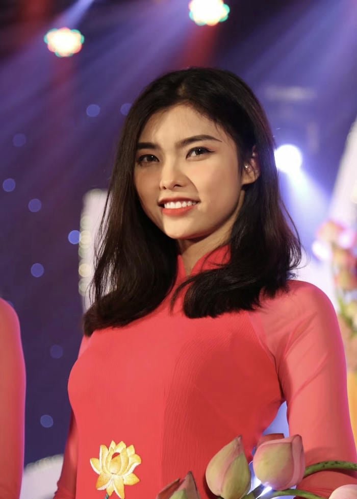 Gái xinh Việt tươi tắn và duyên dáng