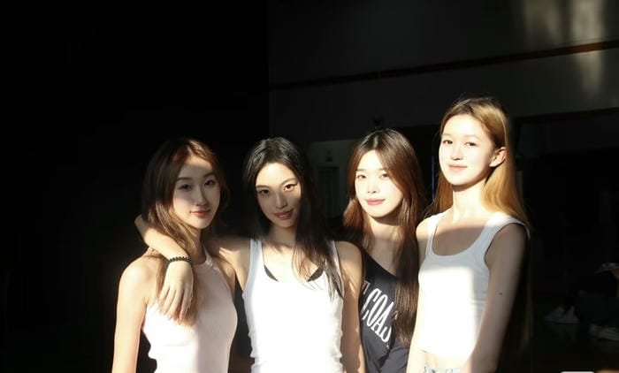 Gái xinh chụp dáng duyên dáng