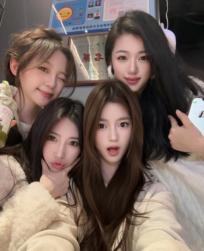 Gái xinh mạng rạng rỡ