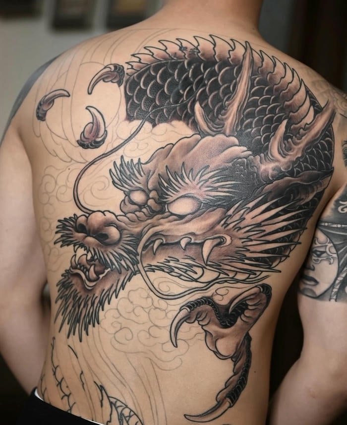 Hình xăm rồng kín lưng