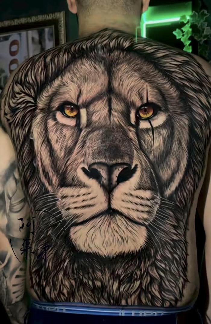 hình xăm full lưng sư tử