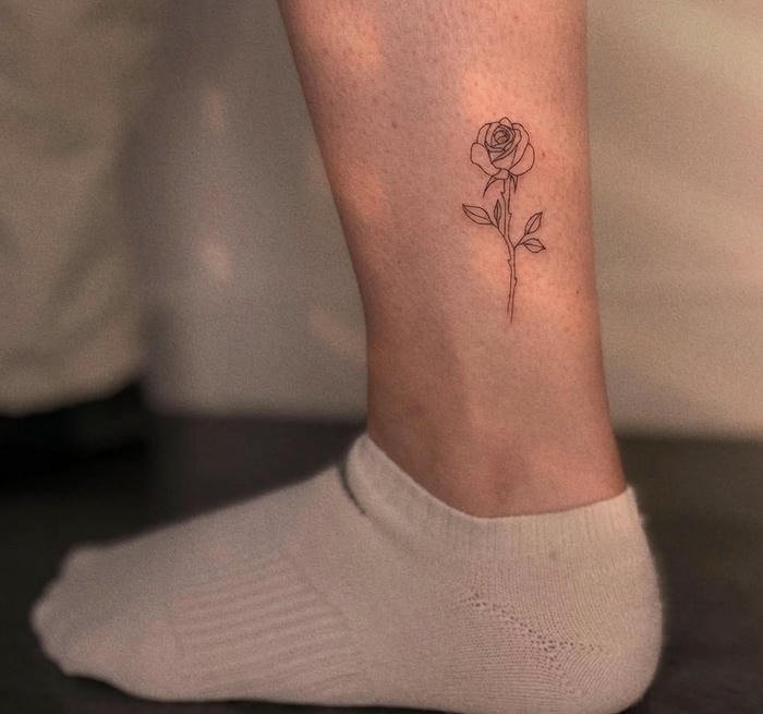 hình xăm hoa hồng sang trọng