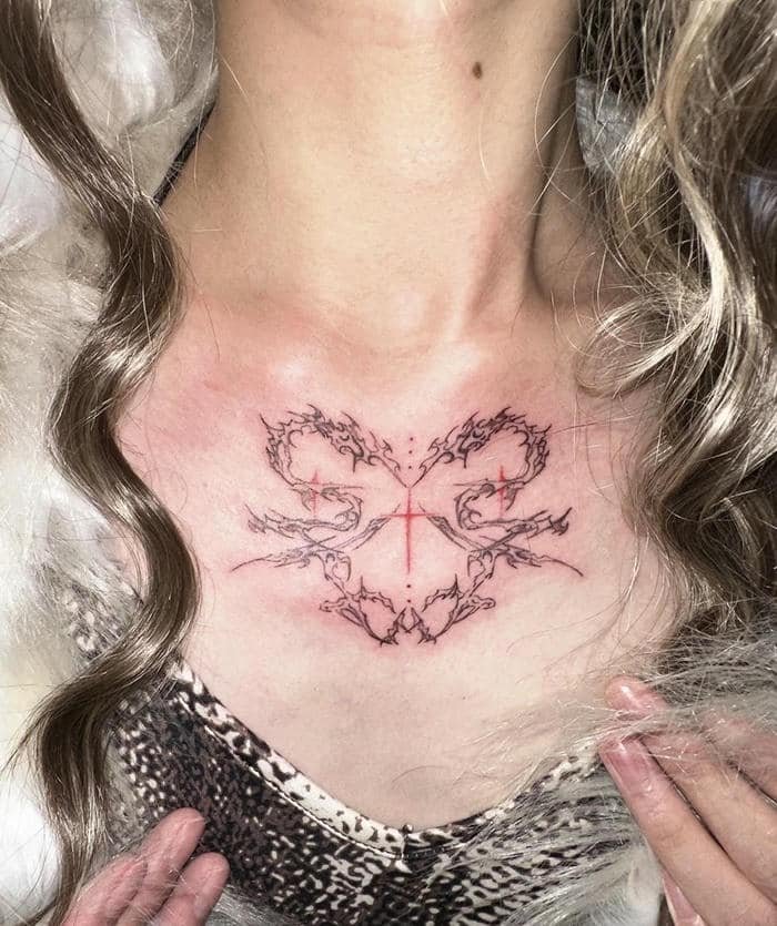 hình xăm ngực cho nữ