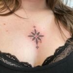 hình xăm ngực nữ