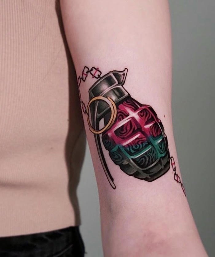 hình xăm old school quả mìn