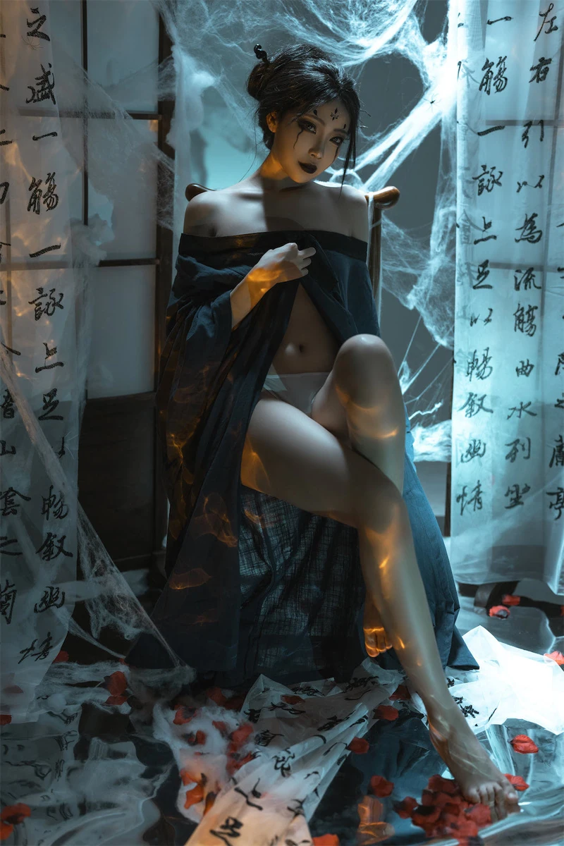 Hình cosplay gợi cảm lả lơi mê hoặc