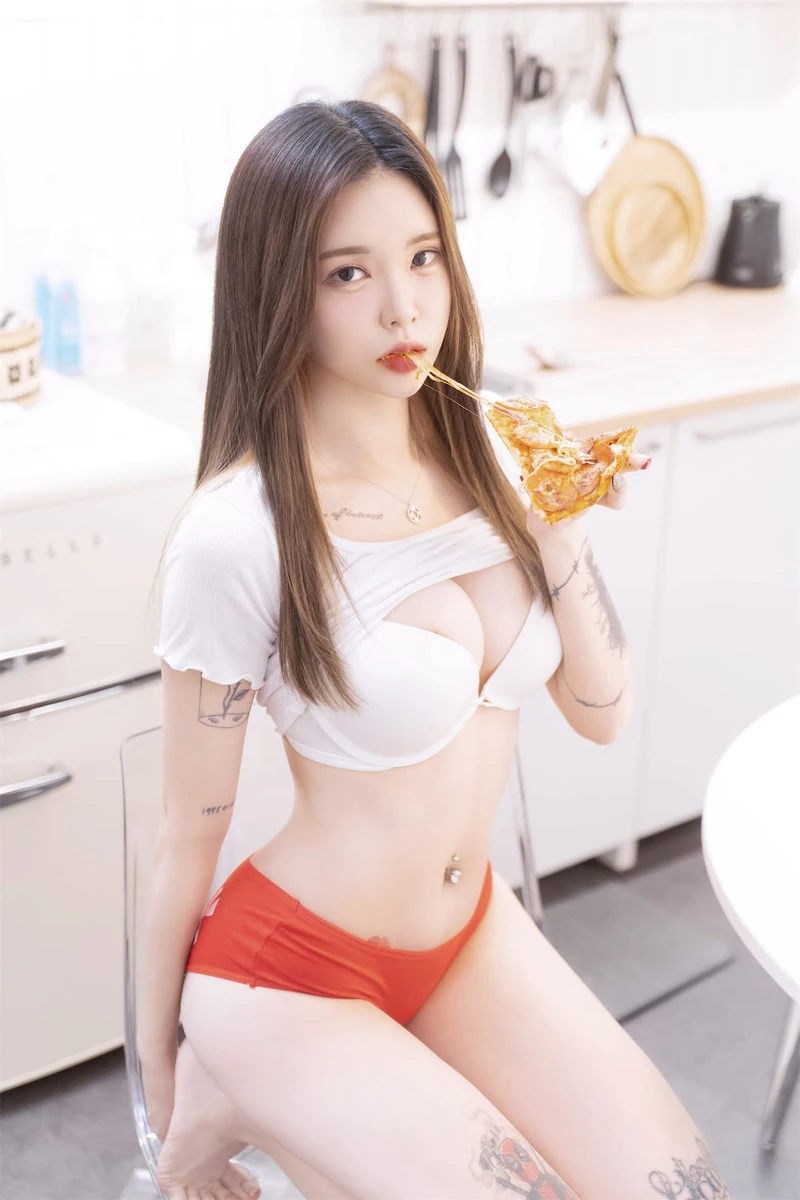 Hình cosplay ngực khủng cực hot gợi cảm