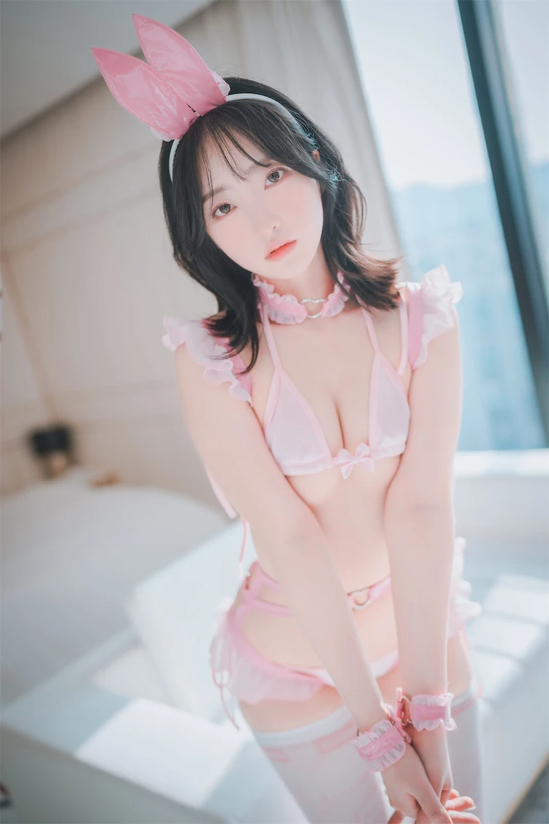 Hình cosplay vú to đầy đặn hoàn hảo