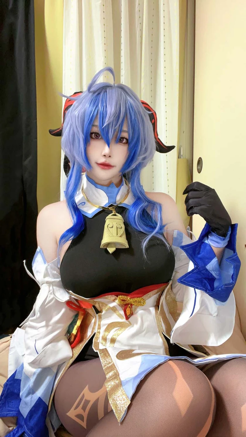 Hình cosplay vú to quyến rũ mê hoặc