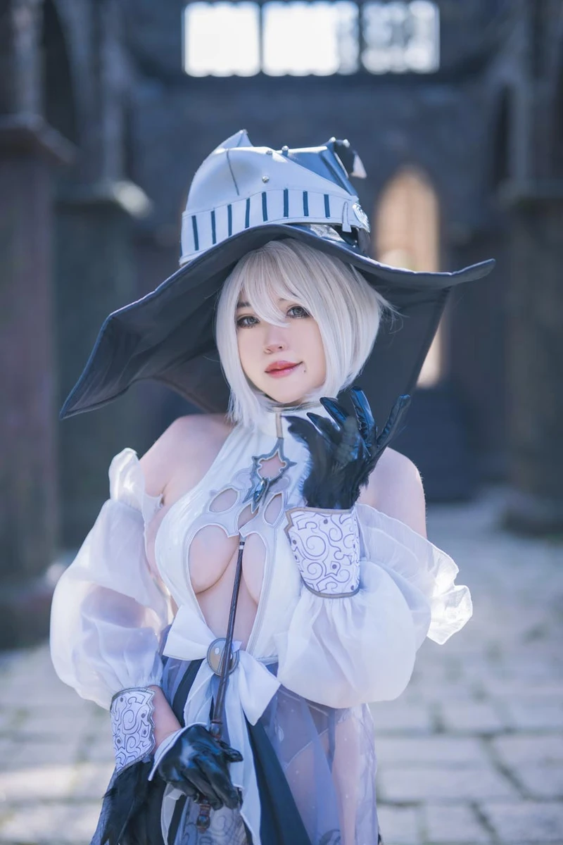 Hình cosplay vú to sang chảnh lộng lẫy