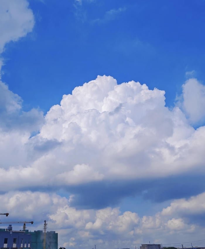 ảnh bầu trời 4K rực rỡ