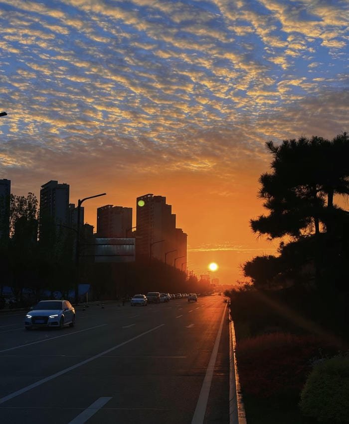 ảnh bầu trời hoàng hôn vàng óng