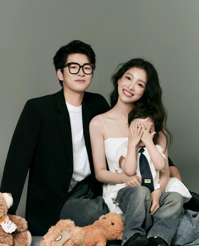 ảnh gia đình vui tươi