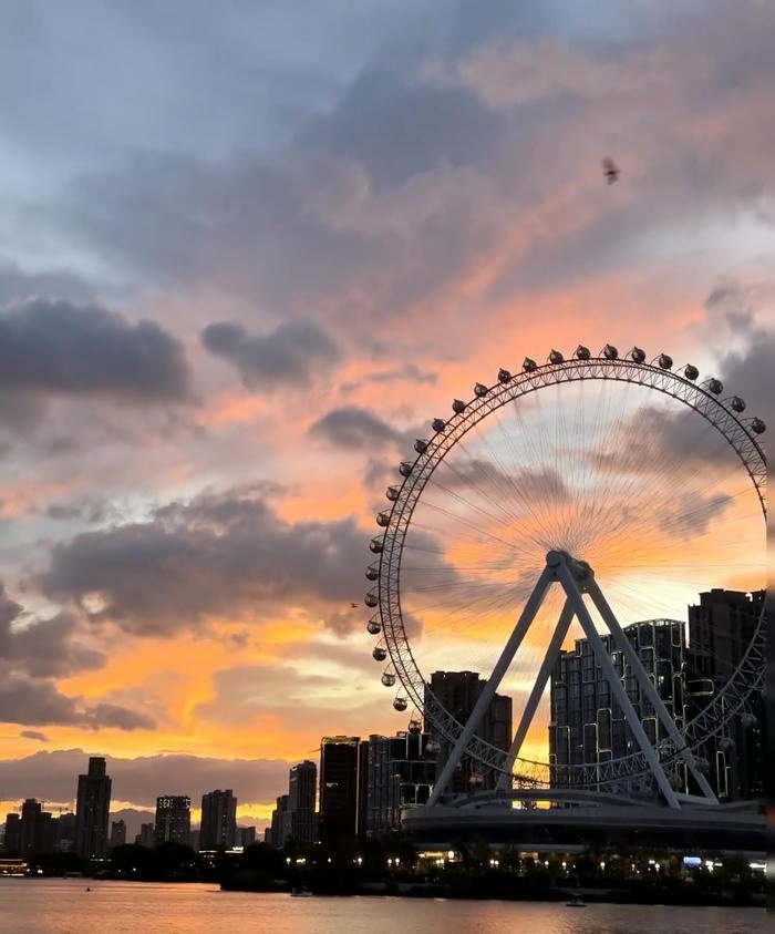 hình ảnh bầu trời hoàng hôn buồn, cô đơn mờ ảo