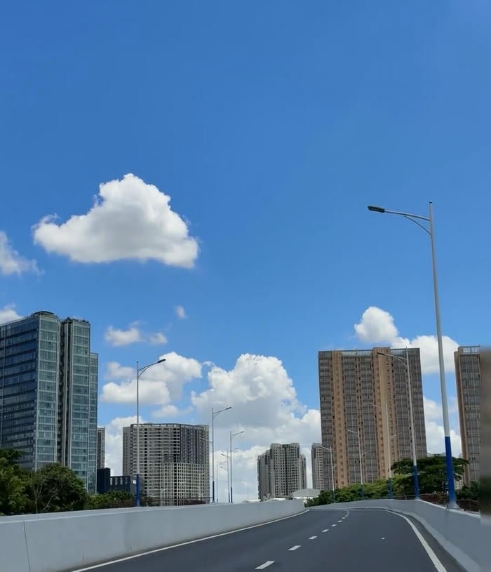 hình ảnh bầu trời trong xanh lộng lẫy