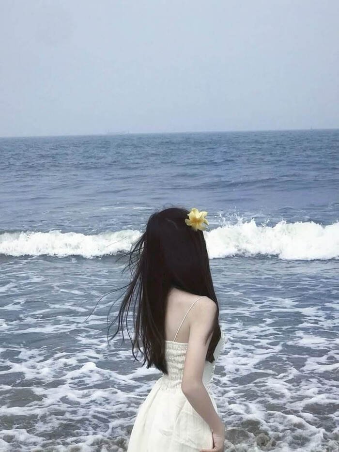 hình ảnh biển cực chill và cô gái