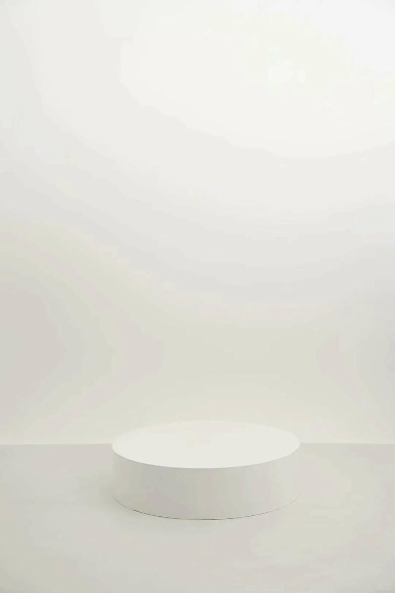 nền trắng chụp ảnh đơn giản mà đẹp