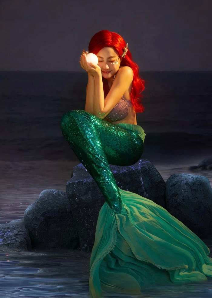 Ảnh cosplayer nàng tiên cá sử dụng ánh sáng tự nhiên