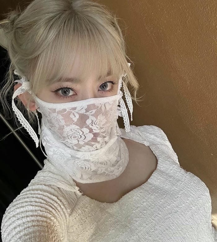 Ảnh gái che mặt phong cách