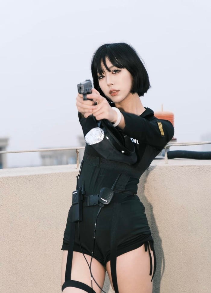 Cosplay cảnh sát nhìn có sức hút riêng