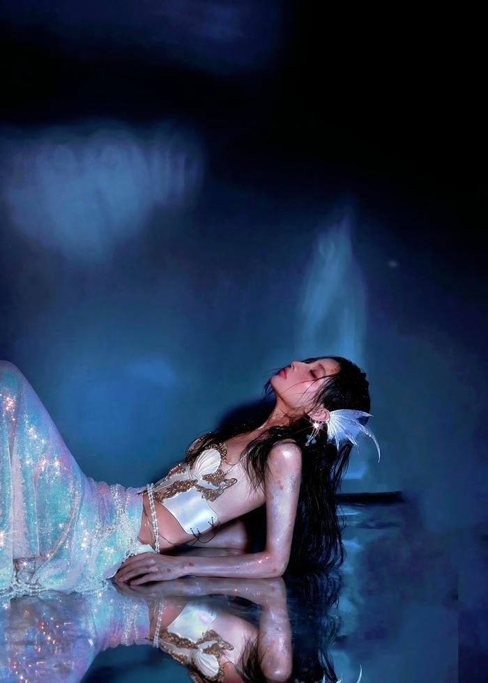 Cosplay nàng tiên cá sử dụng trang phục vải voan mềm mại