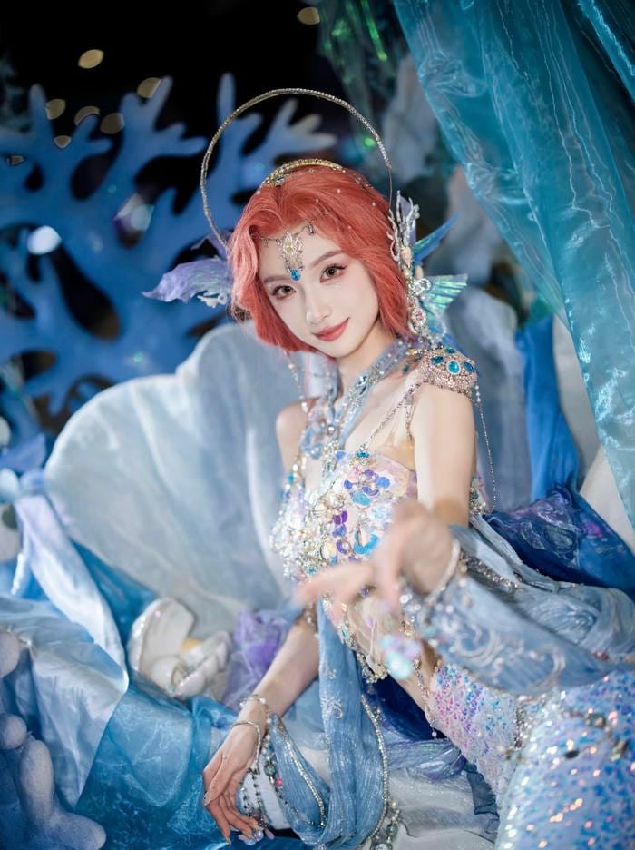 Cosplayer nàng tiên cá có thần thái thuần khiết