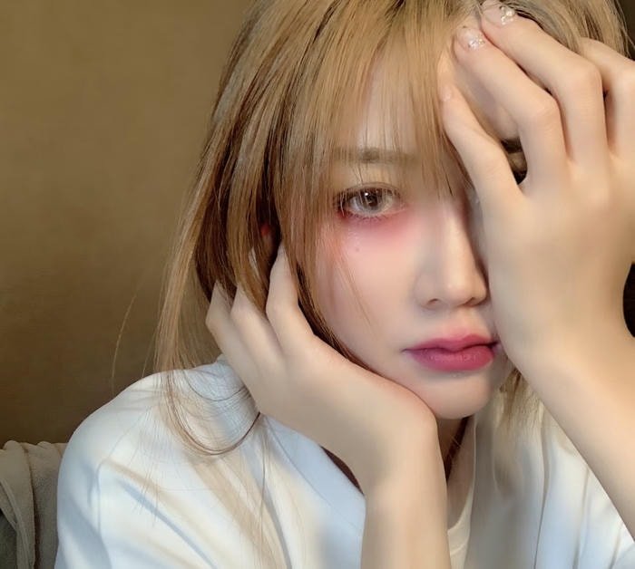 Gái xinh che mặt độc đáo