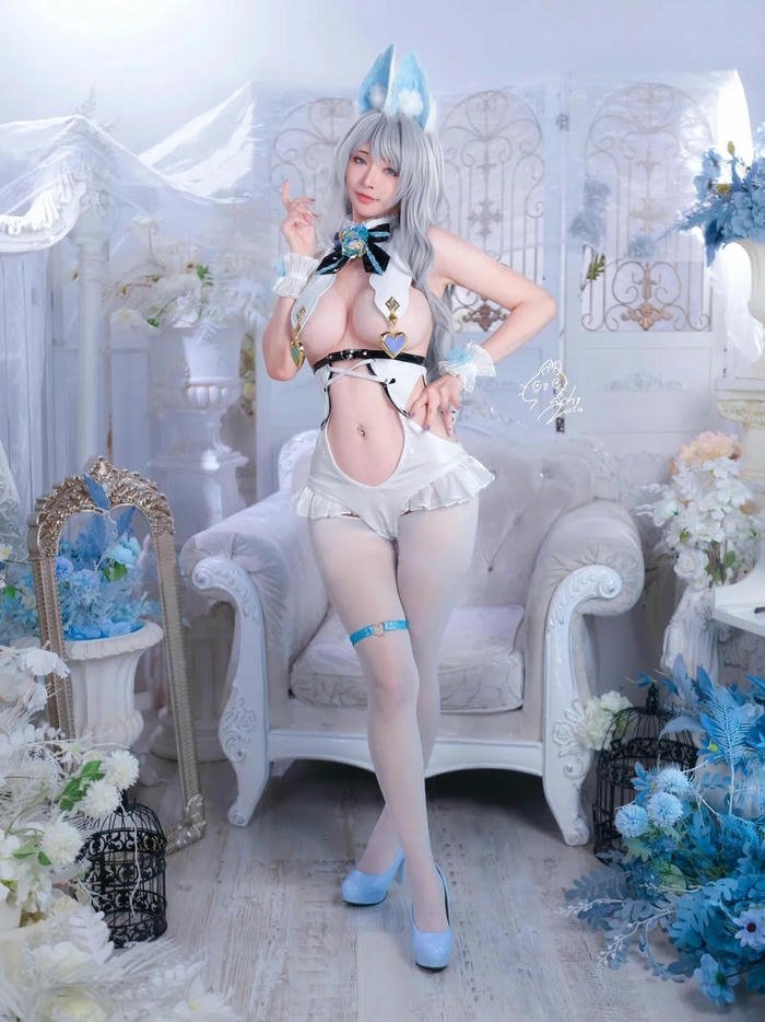 Gái đẹp cosplay thỏ bunny tai dài xinh