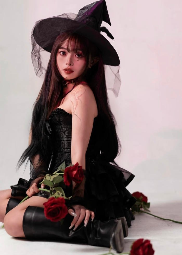 Nhân vật cosplay trông như đang nhập vai thật