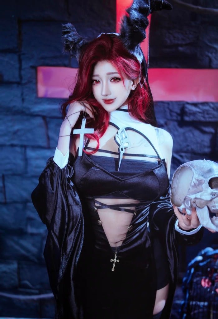Vẻ đẹp cosplay sexy đầy mê hoặc