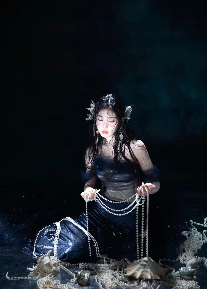 Vẻ đẹp không lời của cosplayer nàng tiên cá mỏng manh