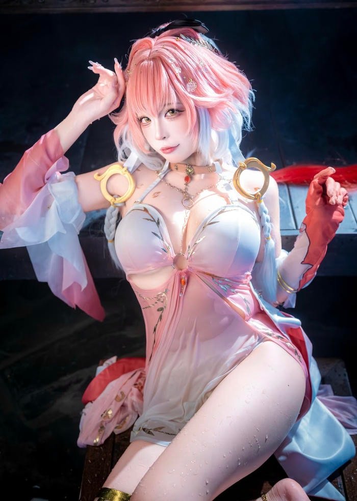 anime cosplay sexy thể hiện vẻ đẹp táo bạo