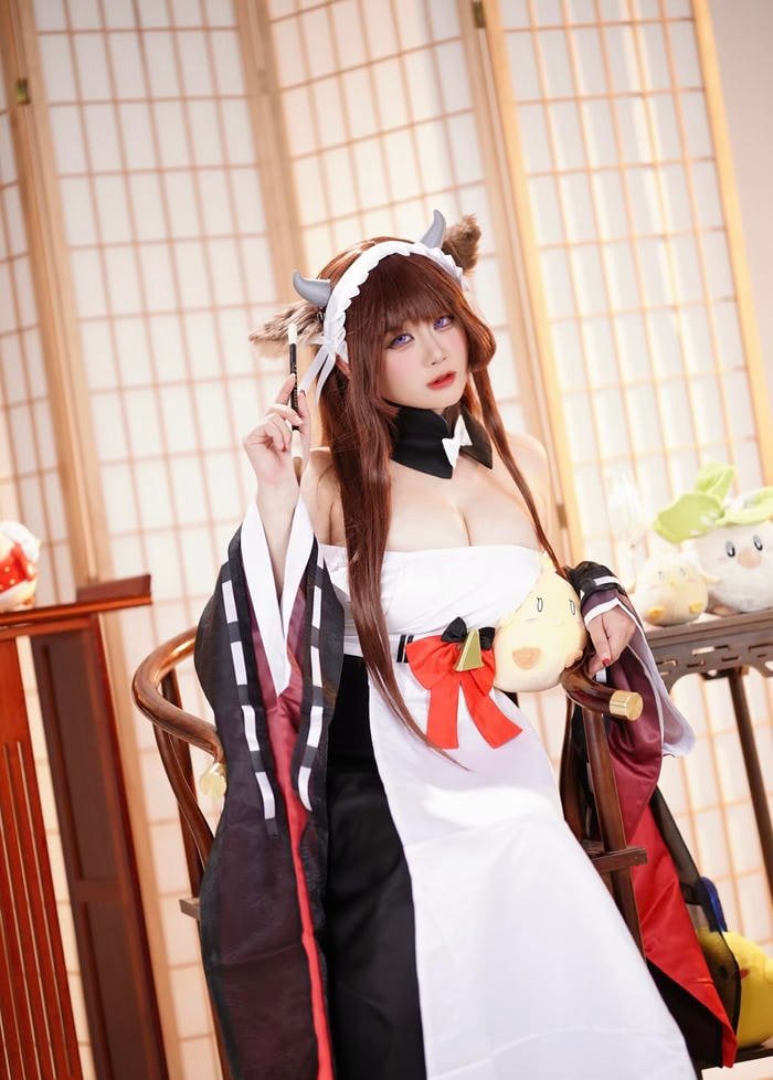 cosplay bò sữa nữ tính