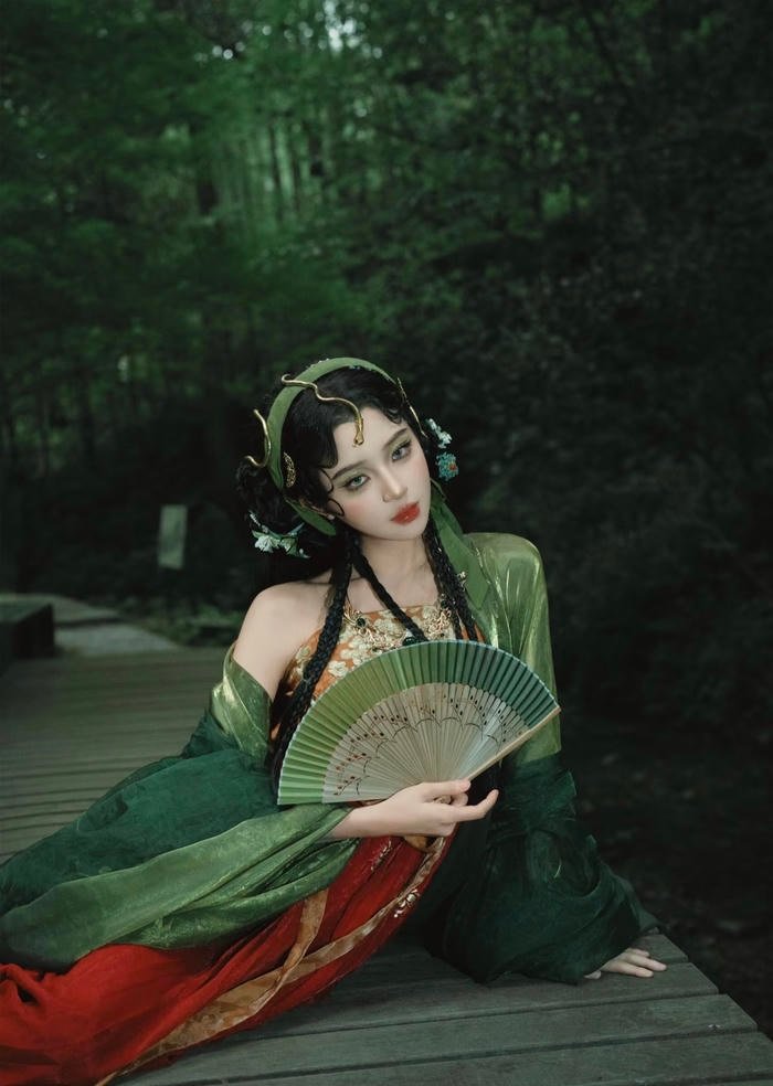 cosplay cổ trang với vẻ ngoài đài các sang trọng
