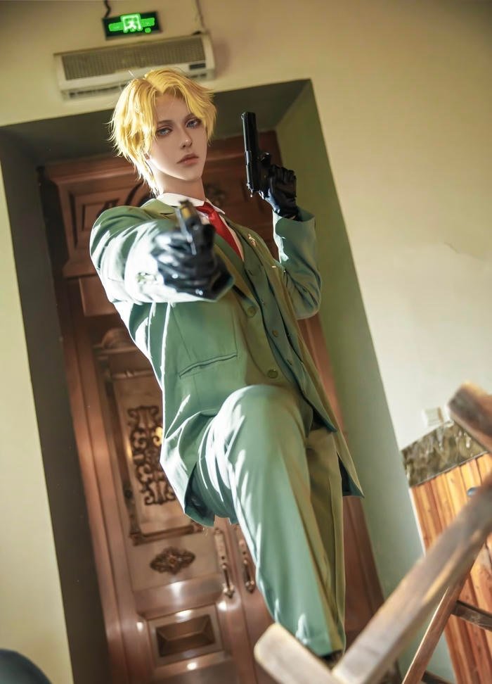 hình cosplay anime nam cực ngầu