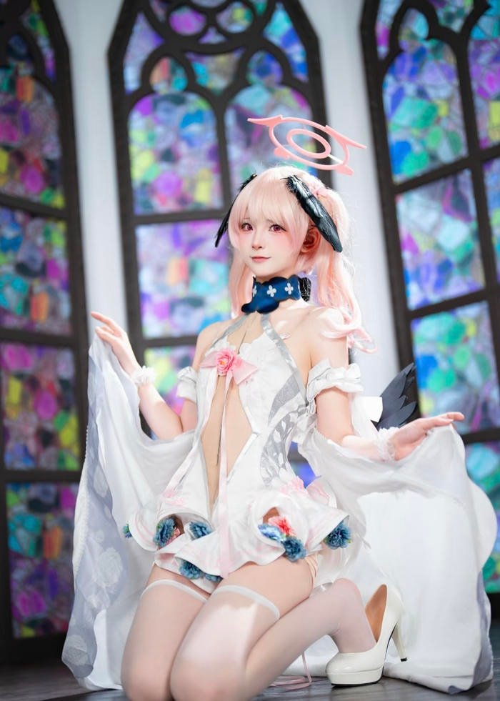 hình tượng nữ anime được tái hiện bằng phục sức độc lạ