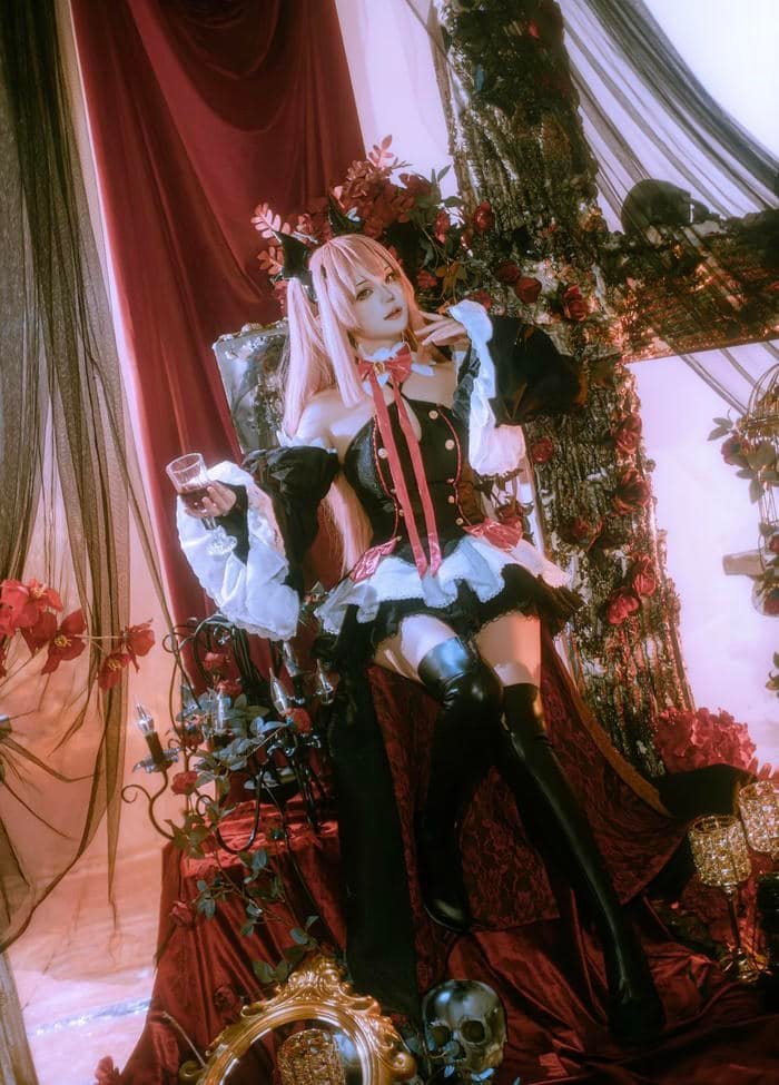 hóa thân nữ anime với phục trang được chăm chút tinh tế