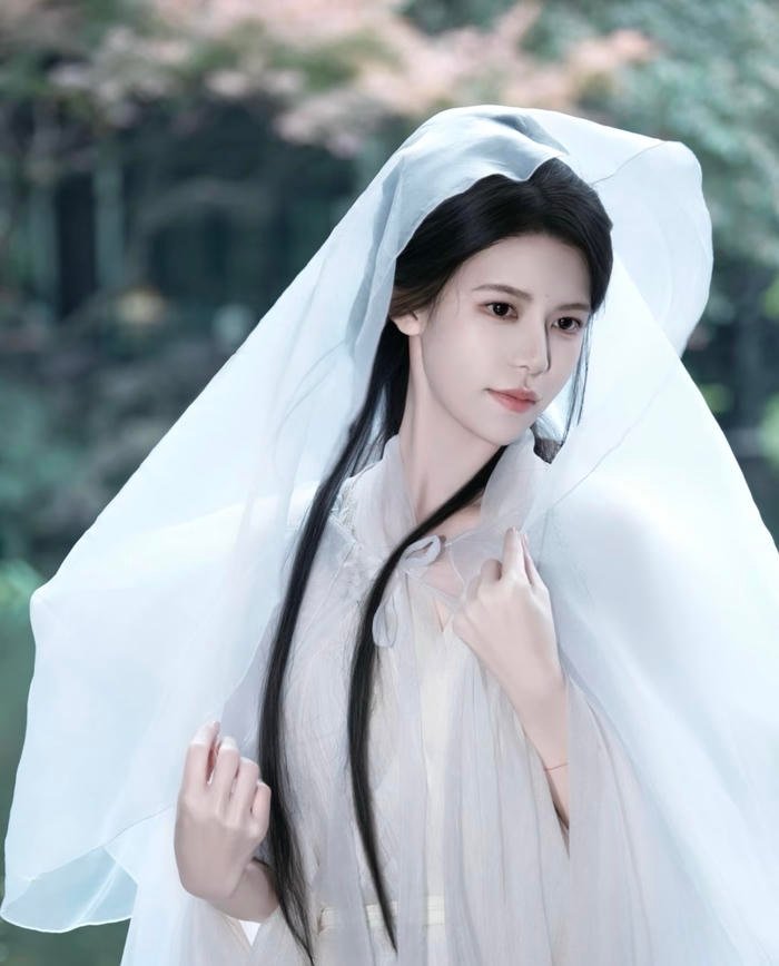 hóa thân thành nhân vật cổ trang theo lối tối giản