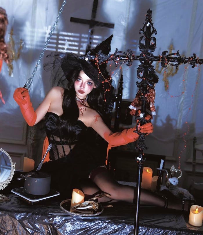 nét đẹp phù thủy cosplay pha chất thần thoại