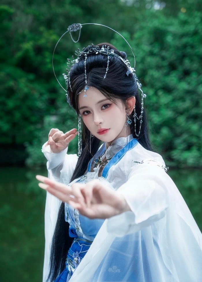 nét duyên cổ đại tái hiện bằng trang phục cosplay