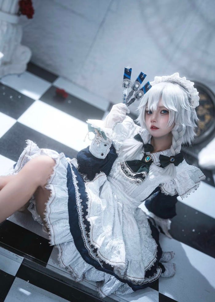 tạo điểm nhấn bằng tóc và phụ kiện maid