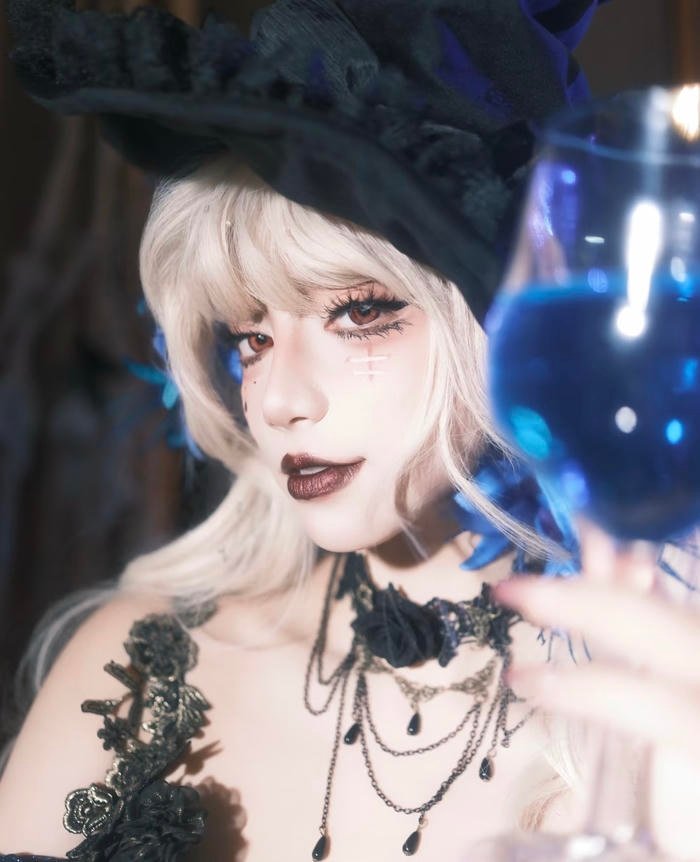 tạo hình phù thủy đầy sự bí ẩn và quyến rũ