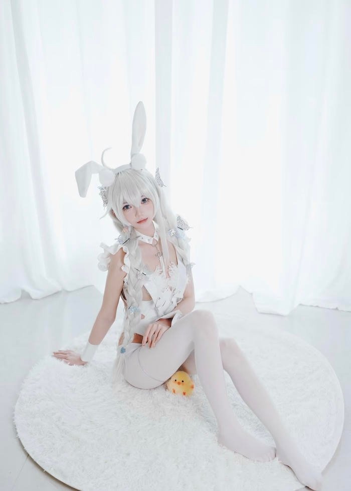 trang phục cosplay thỏ