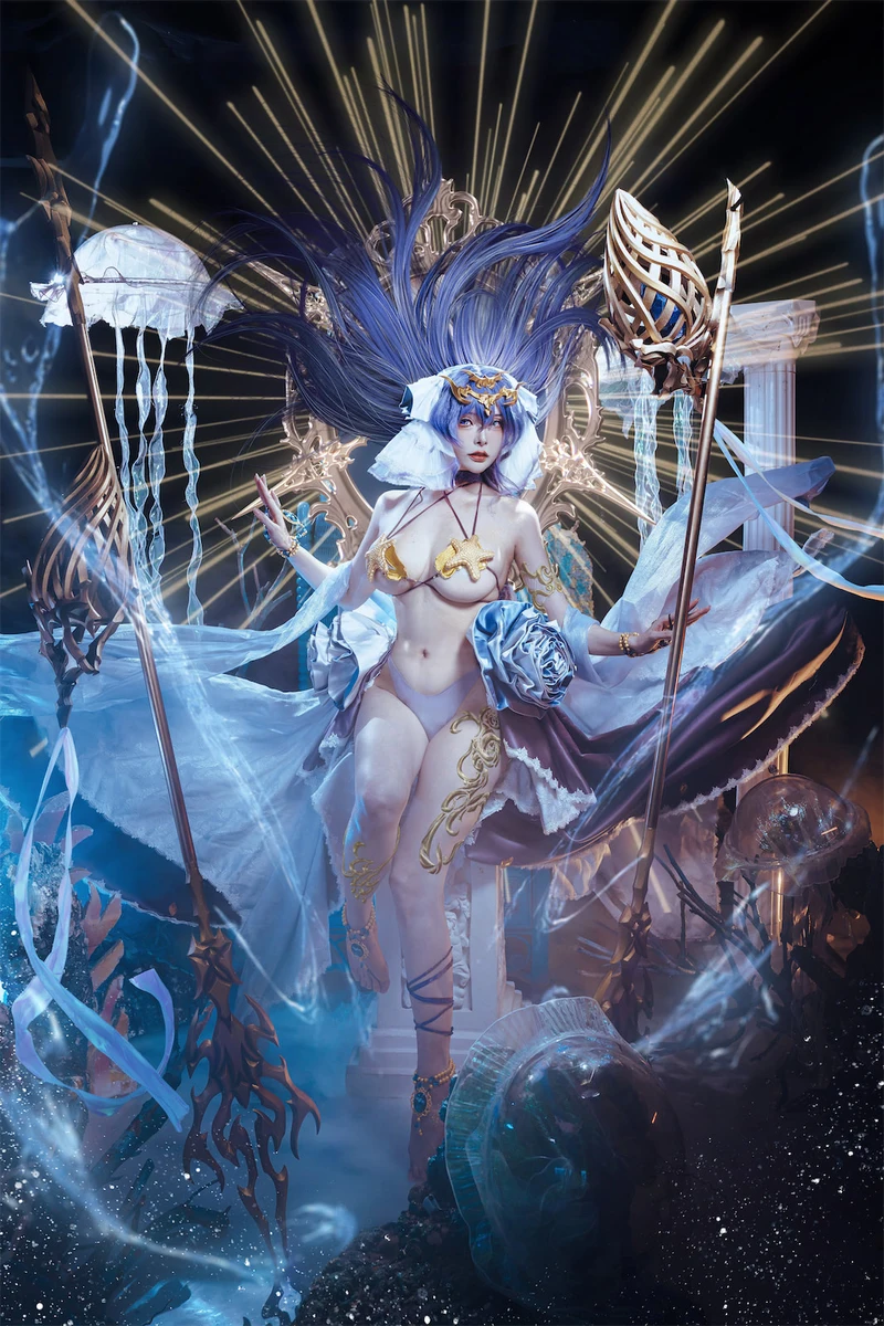 Cosplay khoe lồn hình trắng muốt quyến rũ
