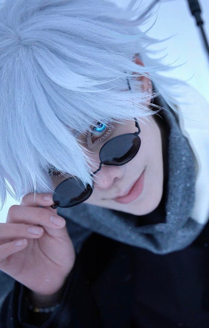 Gojo cosplay ánh mắt đẹp