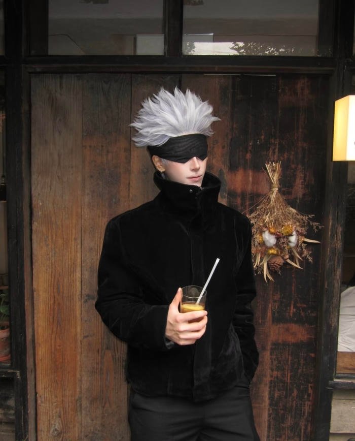 Gojo cosplay thần thái đỉnh